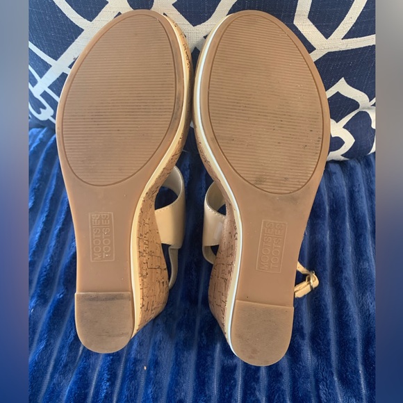 Sandals with wedge heels and adjustable ankle strap - Picture 5 of 7